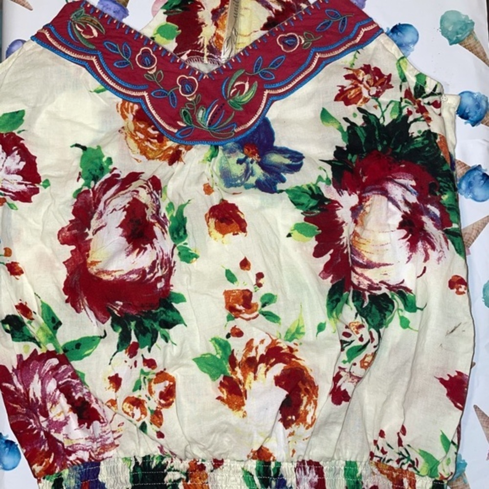 Bundle Alert π¨ 2 Floral Spring Top Size Small - Picture 15 of 15